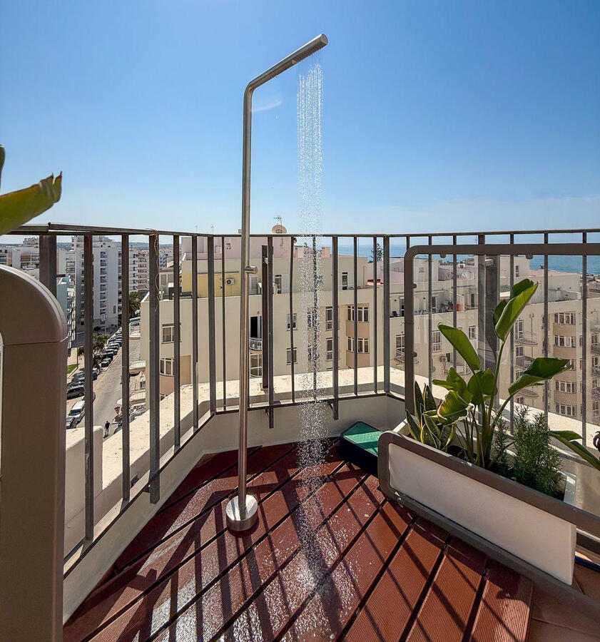 Shower under the sun with sea views A rare outdoor experience