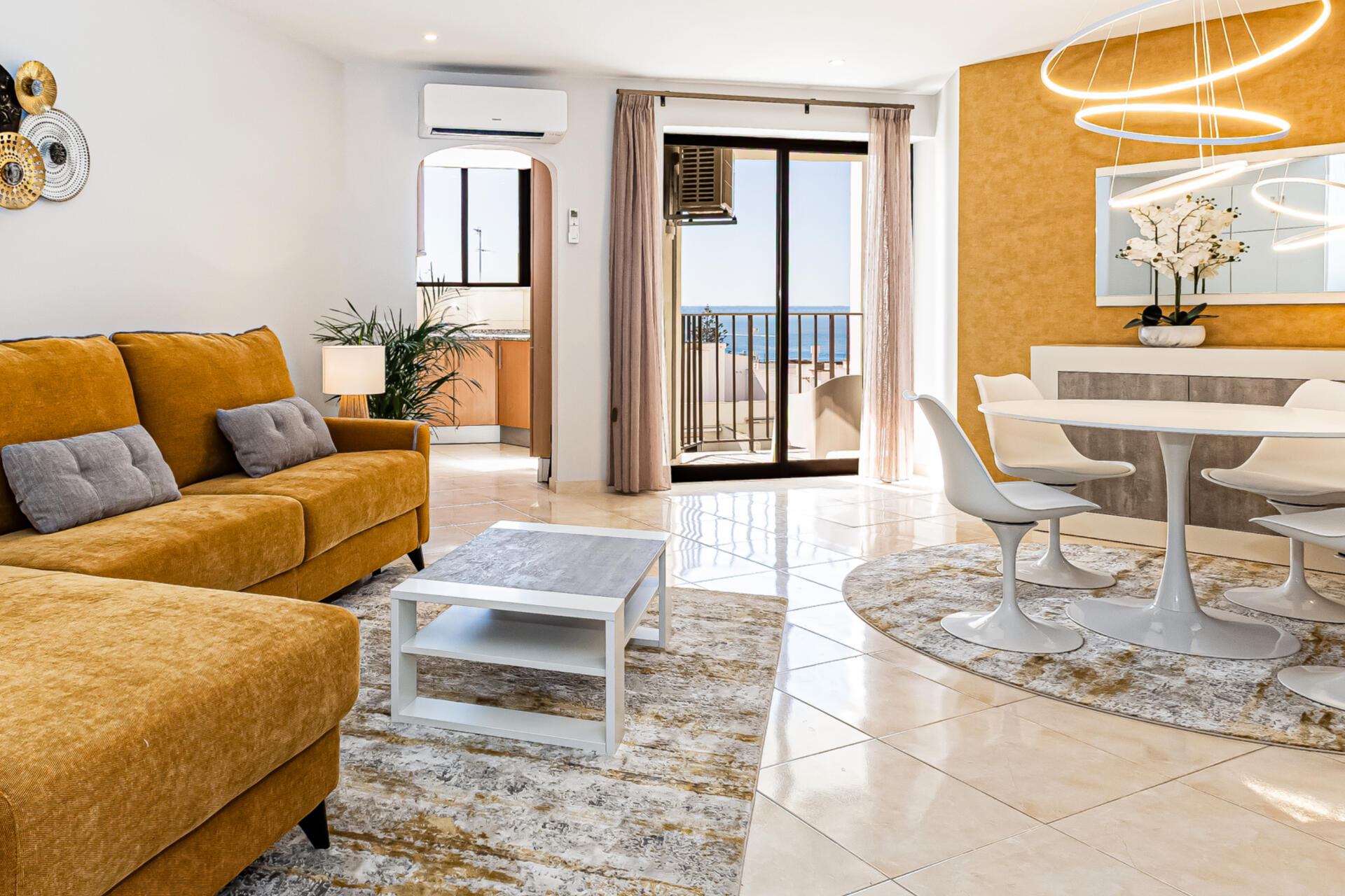 Bright open living area with ocean view in Armação de Pêra Algarve apartment