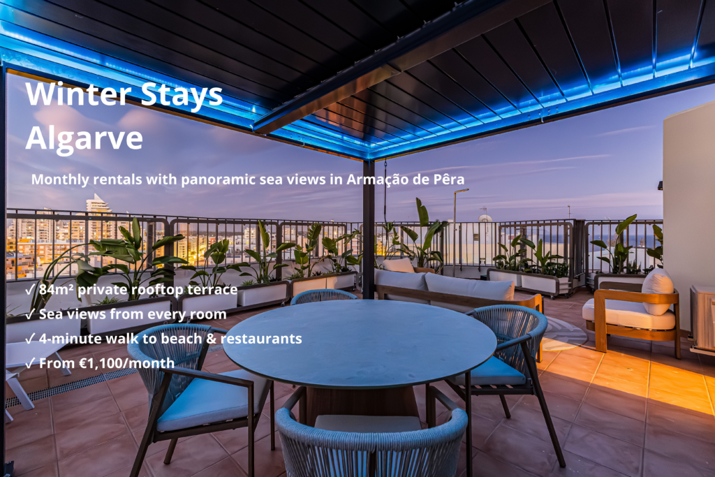 84 m² private rooftop terrace with panoramic sea view in Armação de Pêra, Algarve
